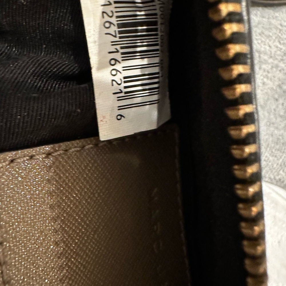 Marc Jacobs Taupe and Cream Snapshot Crossbody Bag with Gold Hardware - Picture 5 of 8